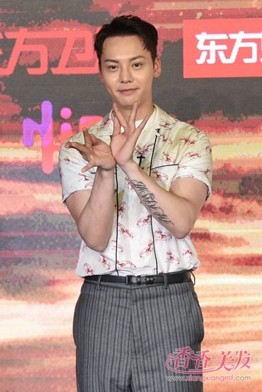 ��������Ů���̷����� ��ΰ����ʫʫ���ʾ���