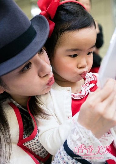 С�����ĸ��������ᷢ ���ȵ�Ů����ѵ����