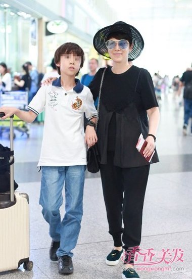 10��С�к���˧������ ����ϱ��������ӷ���