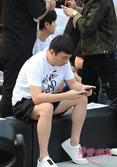 ��﹫����˼�ϳ�ϯ� ΢��ͷ����������˧��