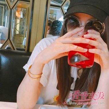 �������ܾ��������ع� ��ֱ����Ƴ�����Ů��