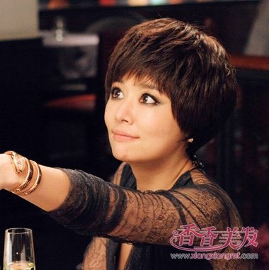 ������̷��󱳷���ͼƬ �̷�Ů����ʲô����