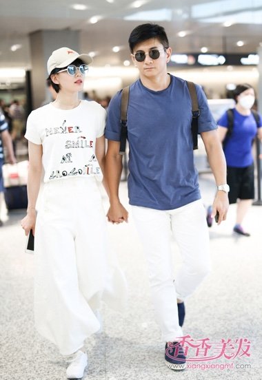 ��ү���ظߵ������˶��� Ů����ʫʫ�Ķ̷�������