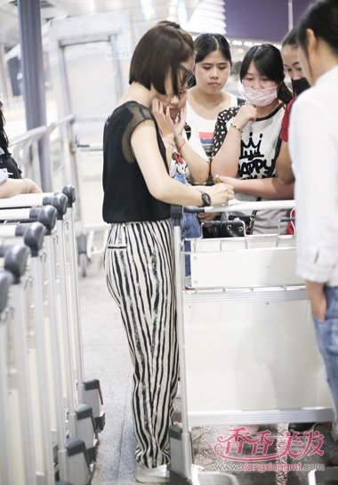 ��Ҫ����ƻ��ͷ���γ����� Ů��������Ϊ������ʾ��