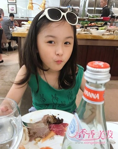 ����Сͯ�����������ɫ���� ���ɿɰ���СŮ���г���