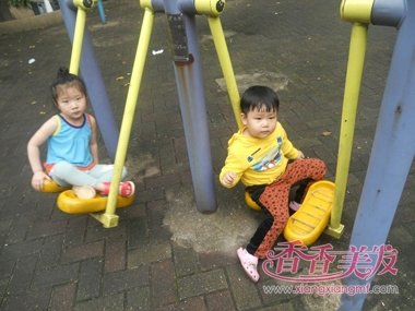 ����������Ů����ͷ������ �����ڼ��Լ���С����ͷ��ͼƬ��֪�Ե����