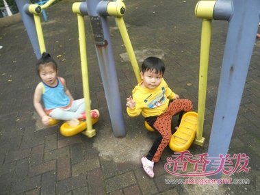 ����������Ů����ͷ������ �����ڼ��Լ���С����ͷ��ͼƬ��֪�Ե����