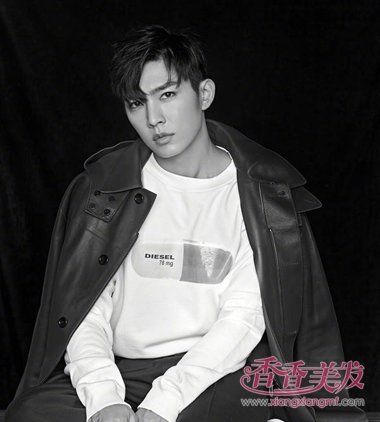 ���ô���ݰ�Ҳ��˧ �����ں�ɫ�̷������ǾӼ�