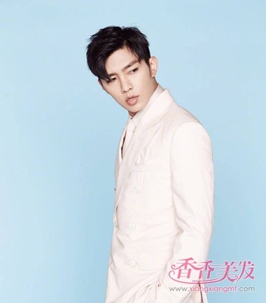 ���ô���ݰ�Ҳ��˧ �����ں�ɫ�̷������ǾӼ�