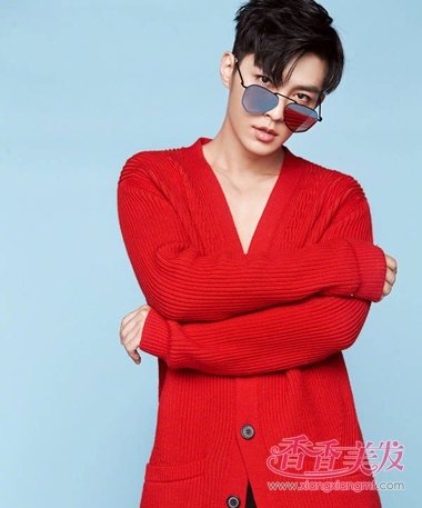 ���ô���ݰ�Ҳ��˧ �����ں�ɫ�̷������ǾӼ�