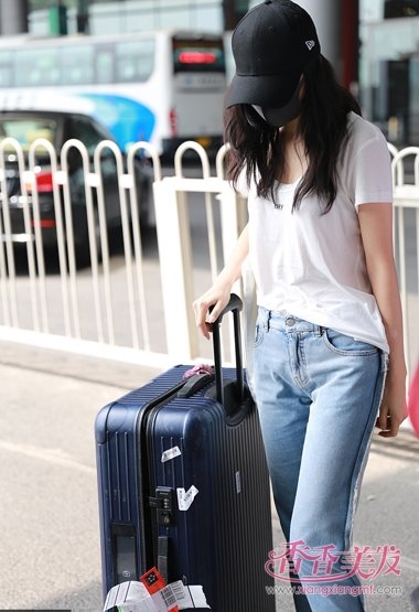 �ѵ����ʼ�����г������� ��Ů����ŸΪ������ʾ��