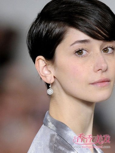 ��С��Ů���ʺϼ��̷��� ���̷���Ů����