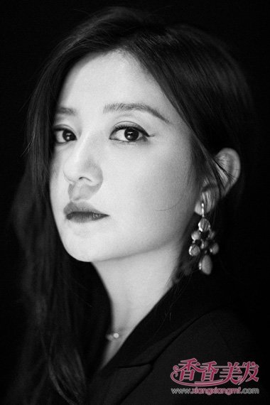 Ȧ�ڸ�����ޱ�ڰ���д���Ƭ�ع� ����ױ����ɢ������������