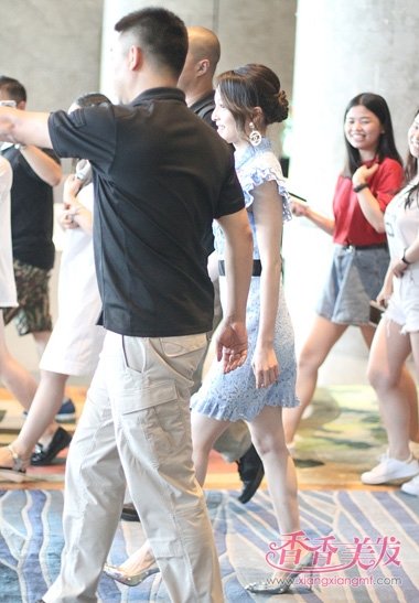 �������Ϻ��̷�˦������ʱ�� ���������ɵ�װ�����