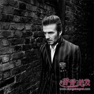 ���˺�ķ�������ɷ���չ˧�� �ڰ�ʱ�п�д��Ƭ���ʹ���