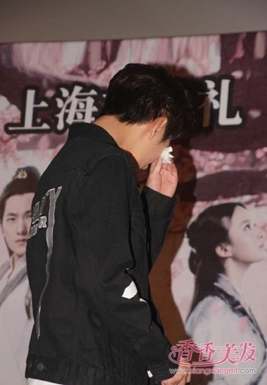 ��������������ƫ������������ չ����Ӣ���ĳ���ʱ�з���