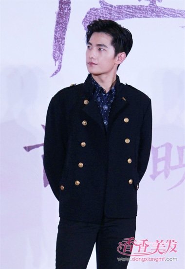 ��������������ƫ������������ չ����Ӣ���ĳ���ʱ�з���