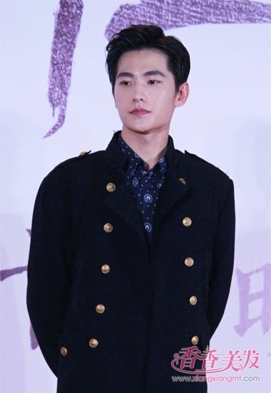 ��������������ƫ������������ չ����Ӣ���ĳ���ʱ�з���