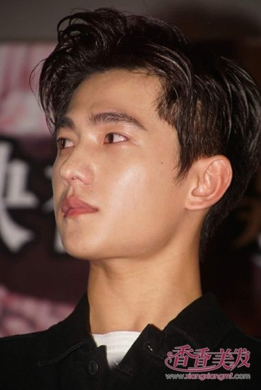 ��������������ƫ������������ չ����Ӣ���ĳ���ʱ�з���