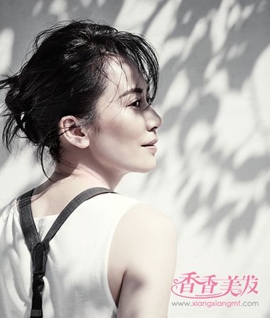 ��������ĳ����¾��� ��ɺ���ĳɾ�Ů���۷�