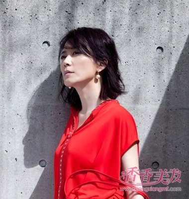 ��������ĳ����¾��� ��ɺ���ĳɾ�Ů���۷�