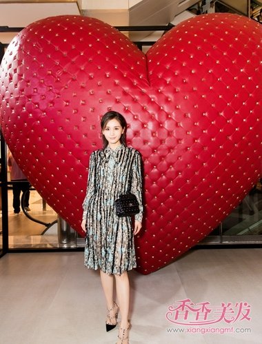 ������µĶ���ͷ����С�� ��ӱ�����������ľ��·�