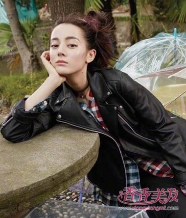 �����Ȱʹ���װ ë������һչ��Ů����