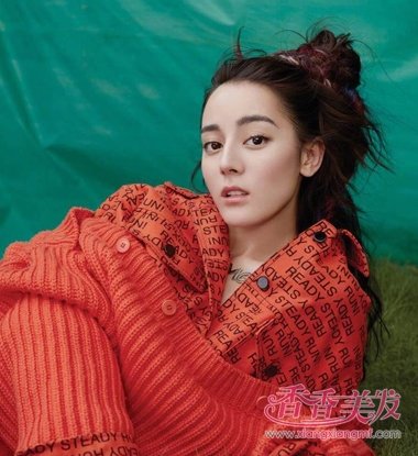 �����Ȱʹ���װ ë������һչ��Ů����