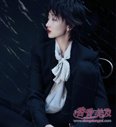 �ܶ����ü�д��ɰ�ҹ���� �̷�Ů���ļ�Լ����