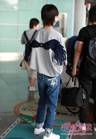 �崿��Ů�ܶ���̷���װ�Ͼ� �����µ�ʱ�����з���