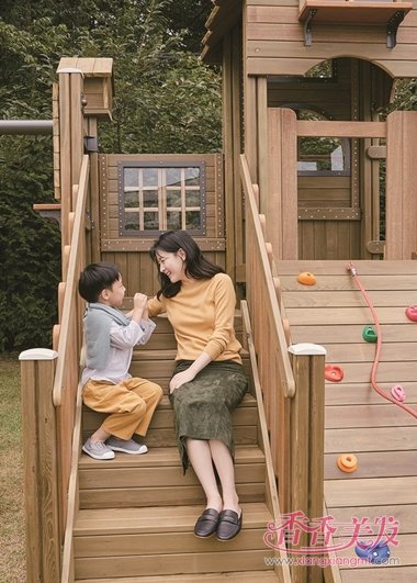 ������Ӣ��Я��Ů��ˣ������ ʱ�з��;�Ȼ�������ֳ�