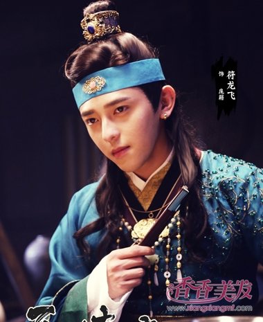 ����翪����̸���ﲻͬ�İ��� С�������װ��ħ��һ�����