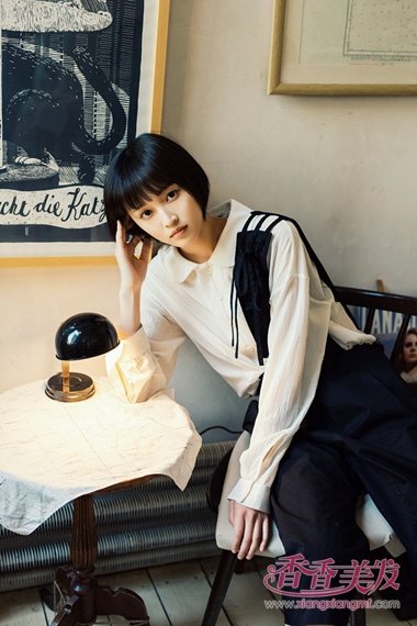 90��С�����ʼ�����ͷ���� Ԫ������Ů���������̷�