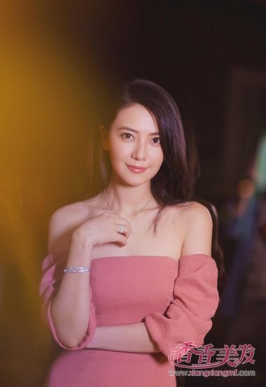 Ů���ԲԲ�����緢�Ե��� ҹ���µ�ʱ�����з���