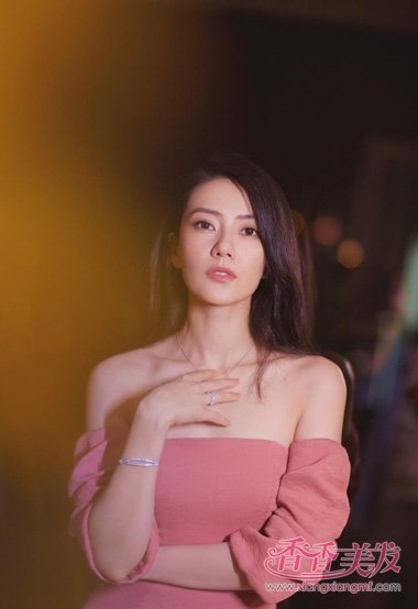 Ů���ԲԲ�����緢�Ե��� ҹ���µ�ʱ�����з���