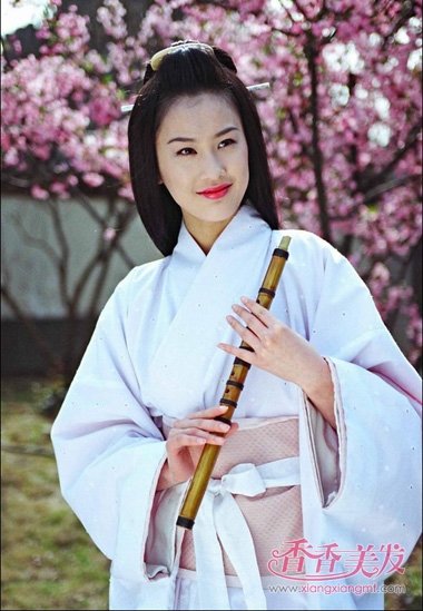 �Ŵ���������ͷ �����Ŵ���ͷ����˸����Ĺ�â����չ��