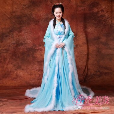 �Ŵ���������ͷ �����Ŵ���ͷ����˸����Ĺ�â����չ��