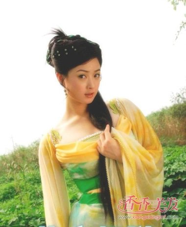 �Ŵ���������ͷ �����Ŵ���ͷ����˸����Ĺ�â����չ��