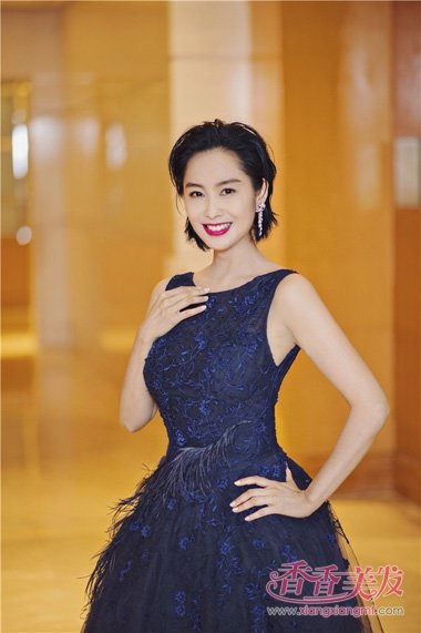 ���γ����������ɶ̷����� �����������Ů����