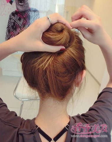 ������ͷ�ķ�����ôʹ�� ���ɵ�����ͷ��ôŪ�����˺ܶ��Ů��ע��