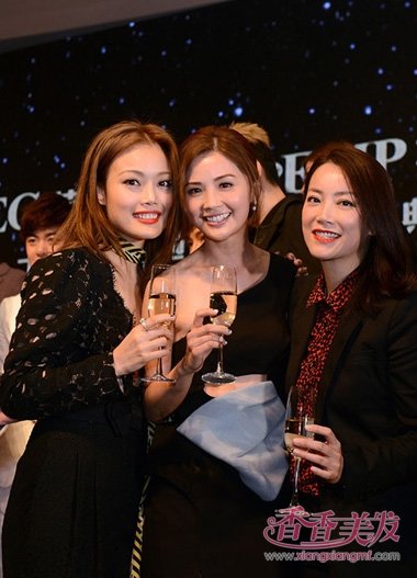 ���ò�׿���������ƴ��˭���� ��չ���ط����г���