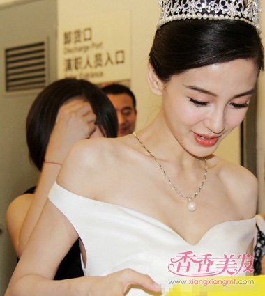 Baby�ʹ���ͷ��ҡ���乫�� ����ʱ�з�ķ��ʹ���