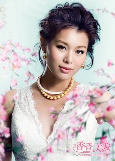 ׼����Ӷ�����β������д�� ��ɫ毺ù���ʱ�г�Ů����