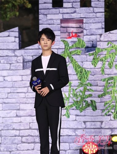 TFBOYS����ǧ��΢�̷����� ��װ�������ʱ�з糱����