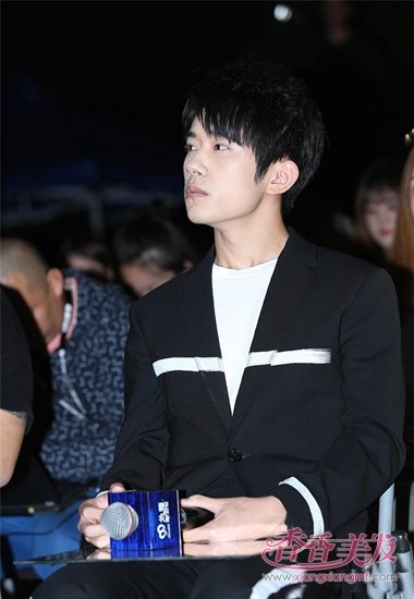 TFBOYS����ǧ��΢�̷����� ��װ�������ʱ�з糱����