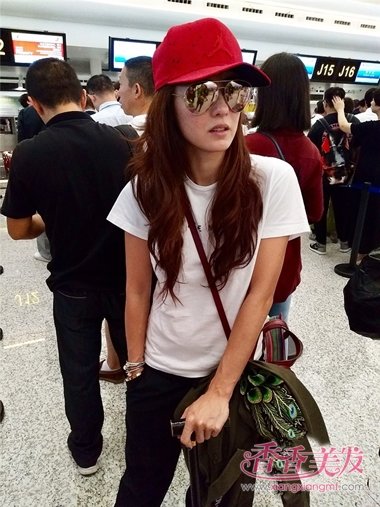 37���Ű�֥���·�ɫ�͵����� CC�����Ĵ��߶���ʱ�з���