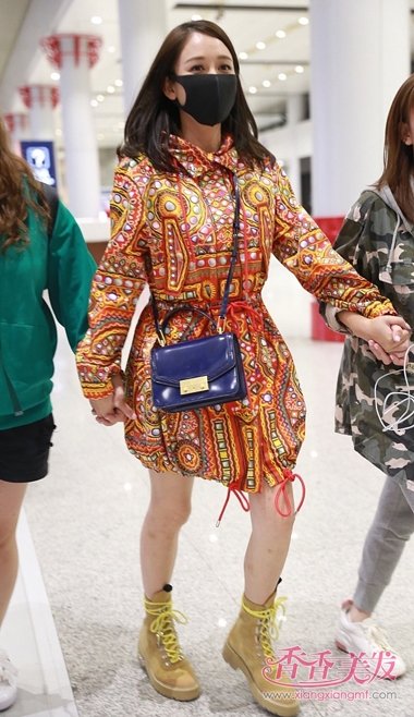 �������Ƕ�ƫ�ַ���������� ǣ������ұ۹��۵�����