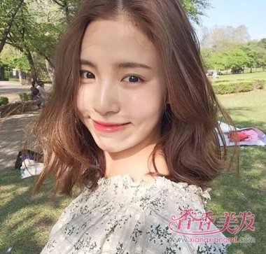 ����Ů���ж̷��� 2018��������ʲôͷ��