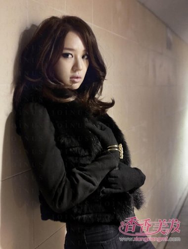 ����Ů���ж̷��� 2018��������ʲôͷ��