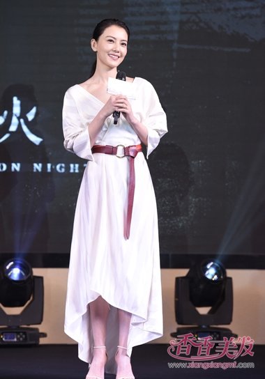 ���ֻ�ɽ��ԲԲ�ع�ӫ����ҵ ��Լ����β������Ů������